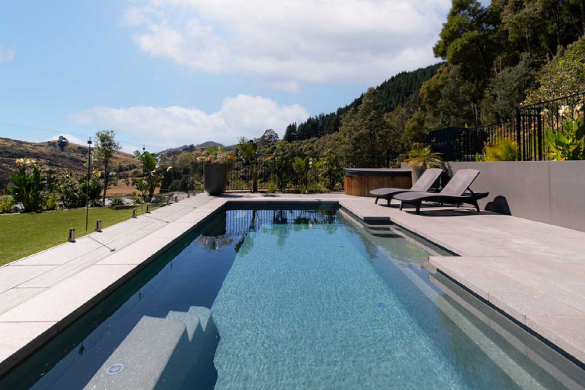 Vogue 7.15 in Viridian by  Aquanort Pools