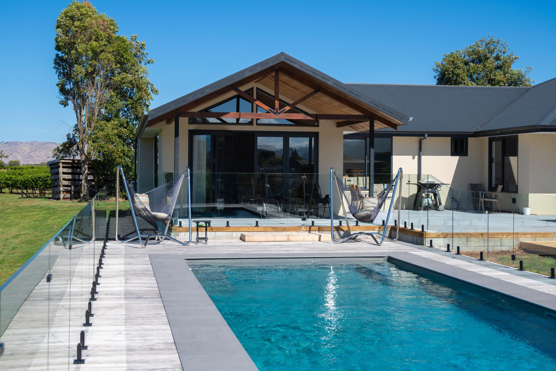 X Trainer 11.8 in Viridian by Aquanort Pools