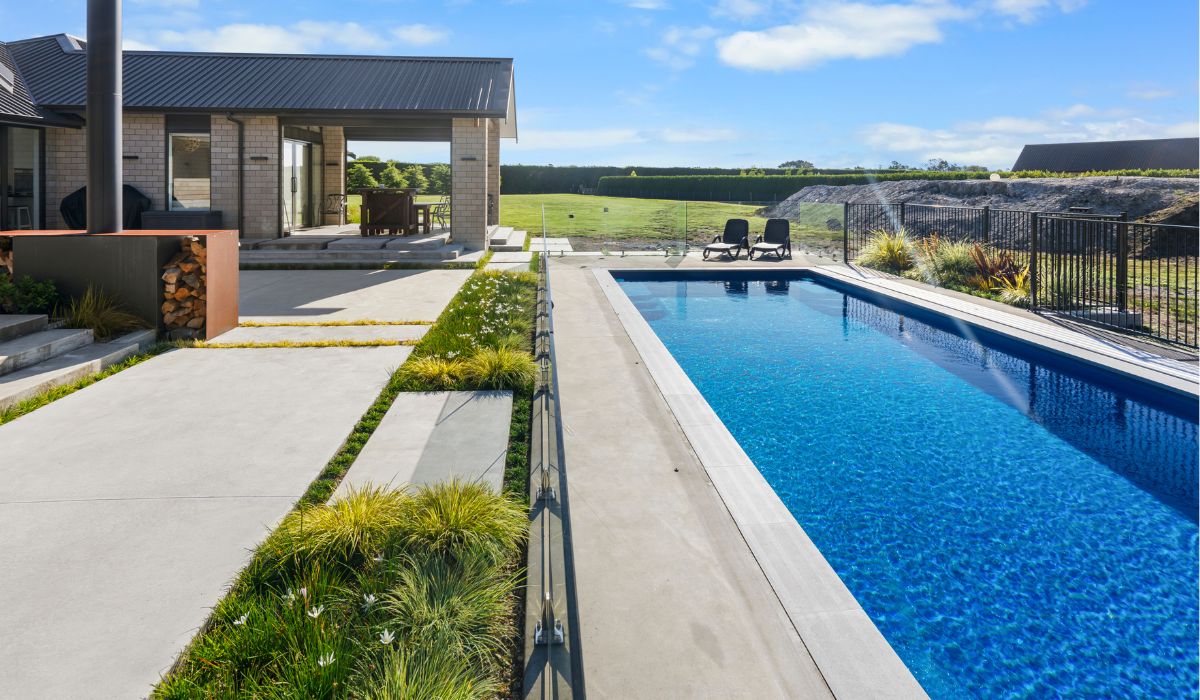 X-Trainer 10.2 in Pacific by Ultimate Pools